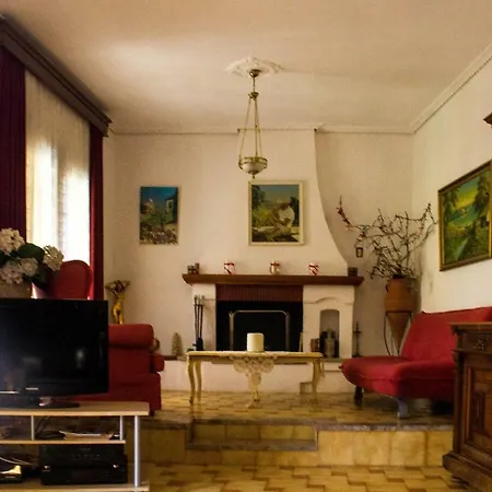 Lila House